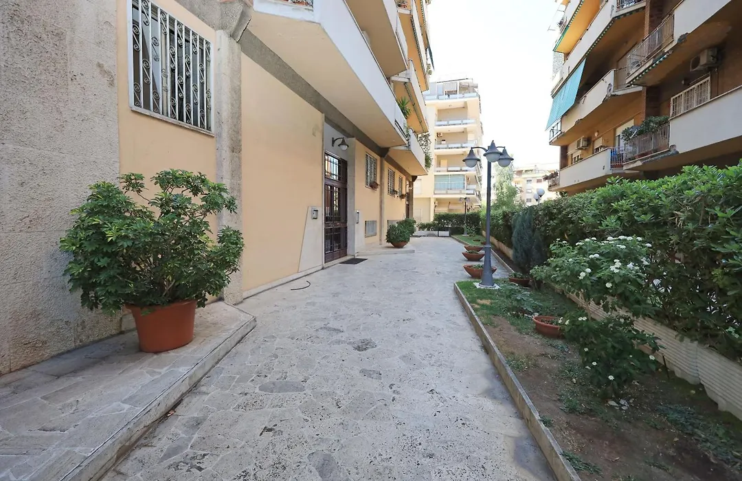 Basilica San Paolo Nuvola EUR Modern apartment-1