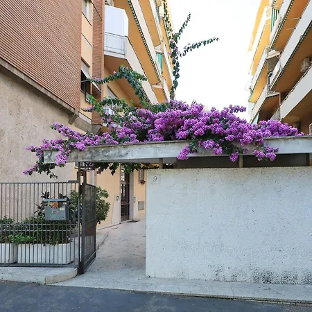 Basilica San Paolo Nuvola EUR Modern apartment-2